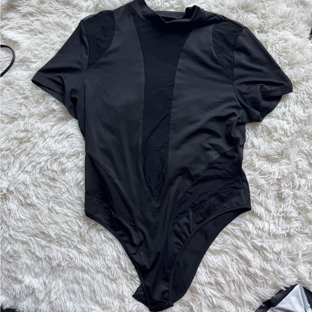 SHEIN Black Asymmetrical Cut Out Bodysuit